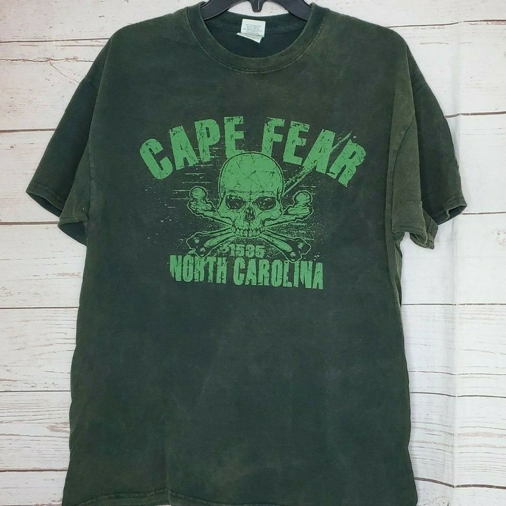 Gildan Ultra Cotton Large Cape Fear 1585 North Carolina Skull Graphics T Shirt